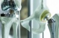 Pevná a ohebná jako kost. Slitina je příslibem nové generace implantátů